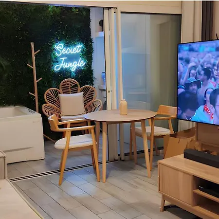 Secret Jungle Chartrons - Hyper-centre Jacuzzi Bain Balneo & Cinema Bordeaux