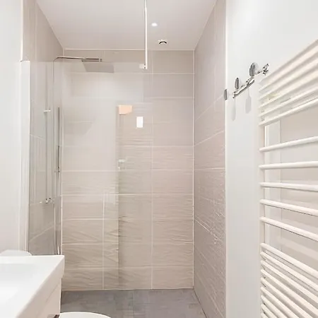 Apartmán Secret Jungle Chartrons - Hyper-centre Jacuzzi Bain Balneo & Cinema *